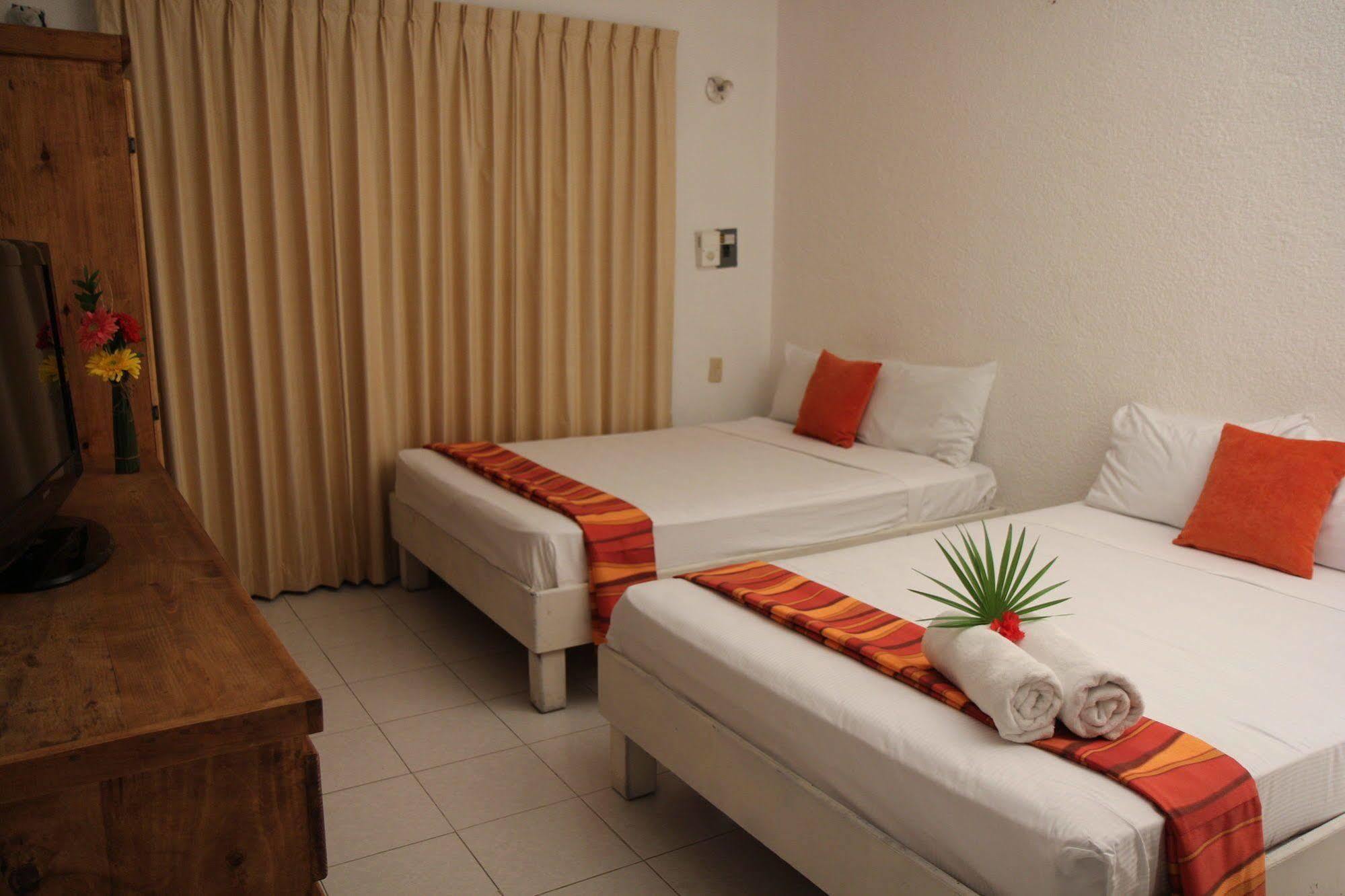Ahava Hotel Плая дел Кармен Екстериор снимка